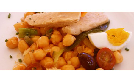 Cícerový šalát s Tuniakom bielym (LOMOS – chrbtová časť) SERRATS