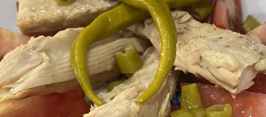 Paradajkový šalát s COGOTE – horná chrbtová časť / Tuniak biely (dlhoplutvý) Thunnus Alalunga / SERRATS